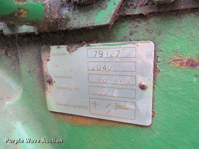 image for item DH0742 1981 John Deere 2040  tractor