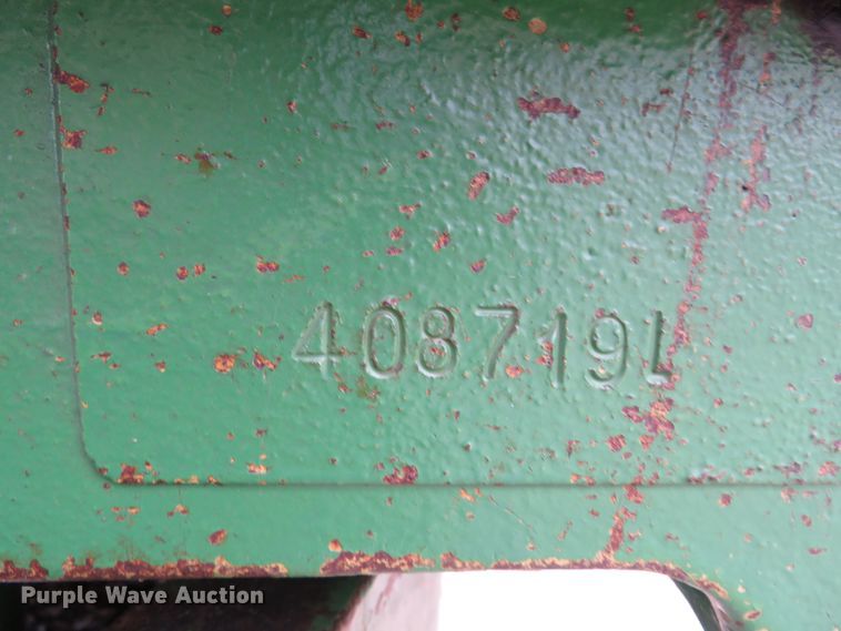 image for item DH0742 1981 John Deere 2040  tractor