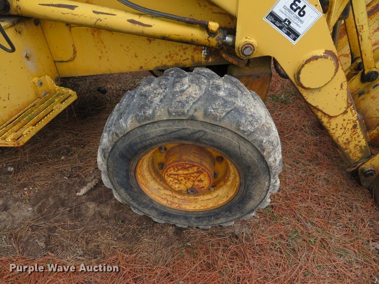 image for item DH0743 1994 John Deere 310D  backhoe