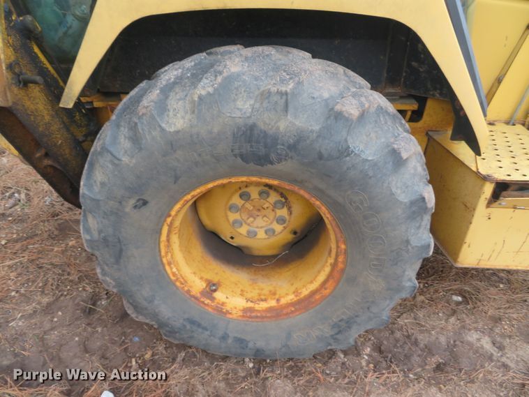 image for item DH0743 1994 John Deere 310D  backhoe