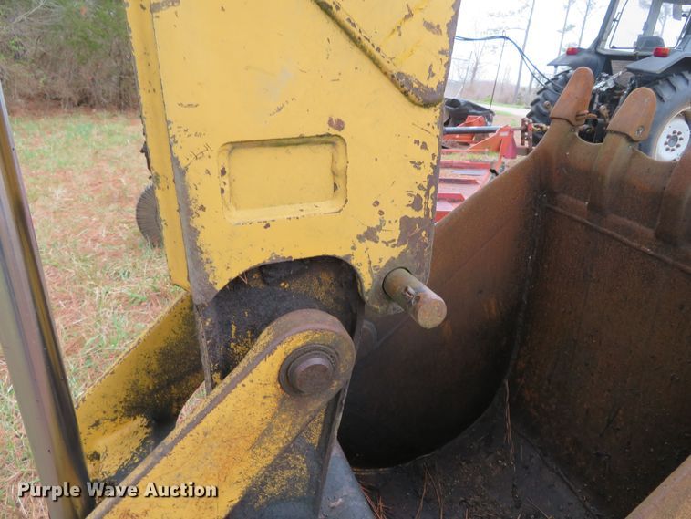 image for item DH0743 1994 John Deere 310D  backhoe