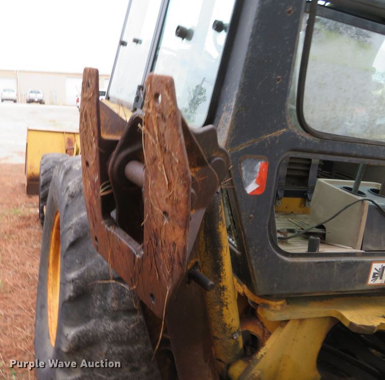 image for item DH0743 1994 John Deere 310D  backhoe