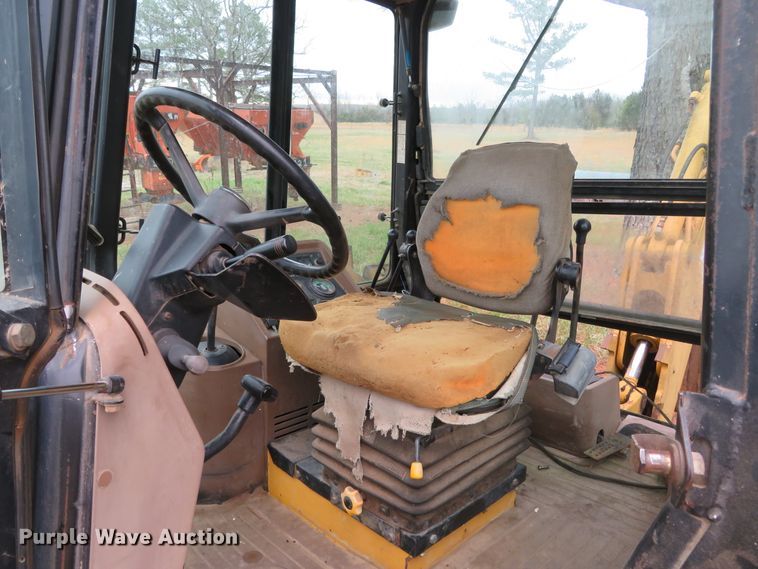 image for item DH0743 1994 John Deere 310D  backhoe