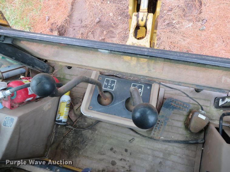 image for item DH0743 1994 John Deere 310D  backhoe