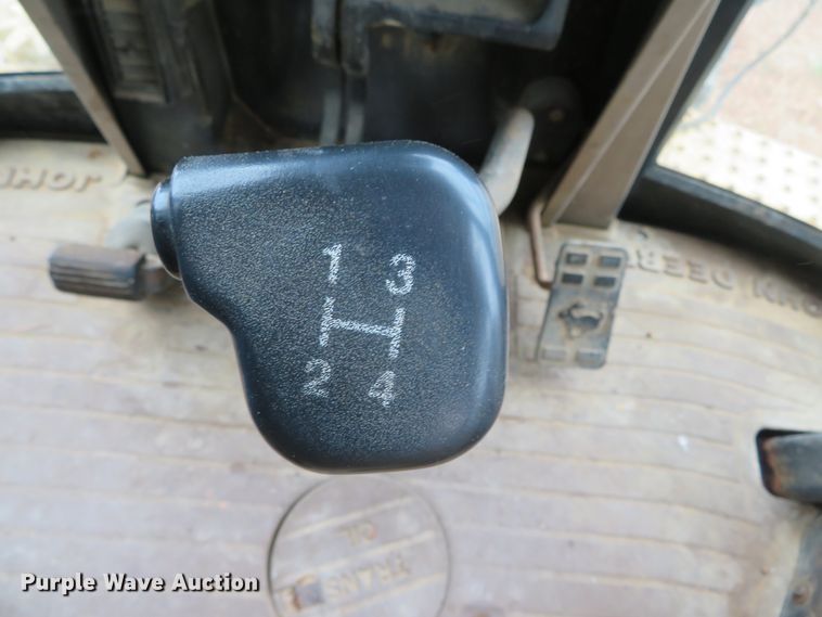 image for item DH0743 1994 John Deere 310D  backhoe