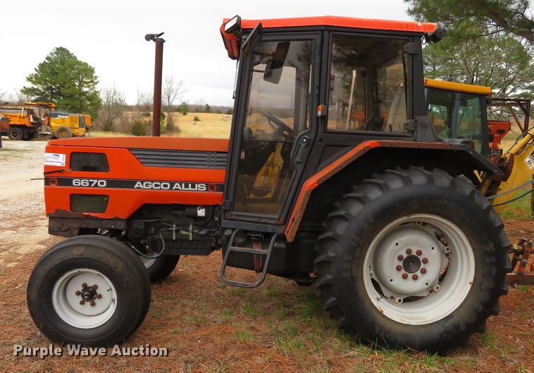 image for item DH0744 AGCO Allis 6670  tractor