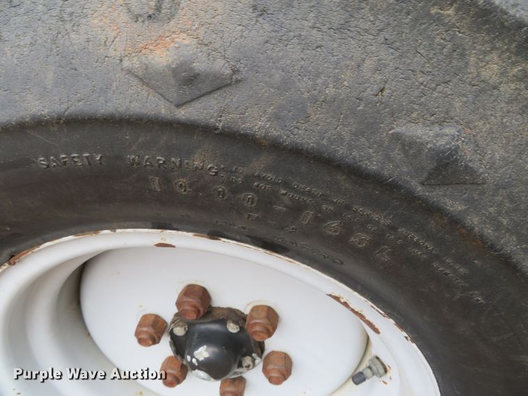 image for item DH0744 AGCO Allis 6670  tractor