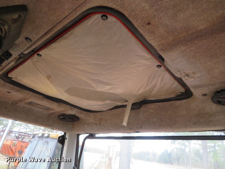 image for item DH0744 AGCO Allis 6670  tractor