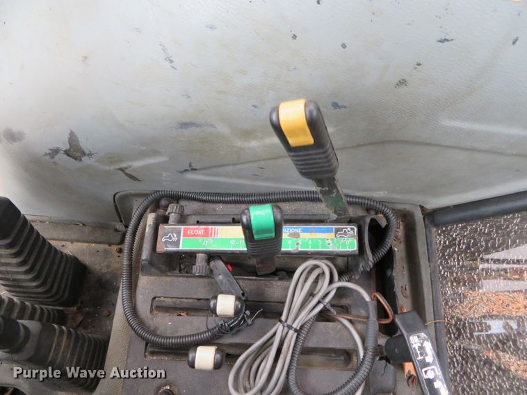 image for item DH0744 AGCO Allis 6670  tractor