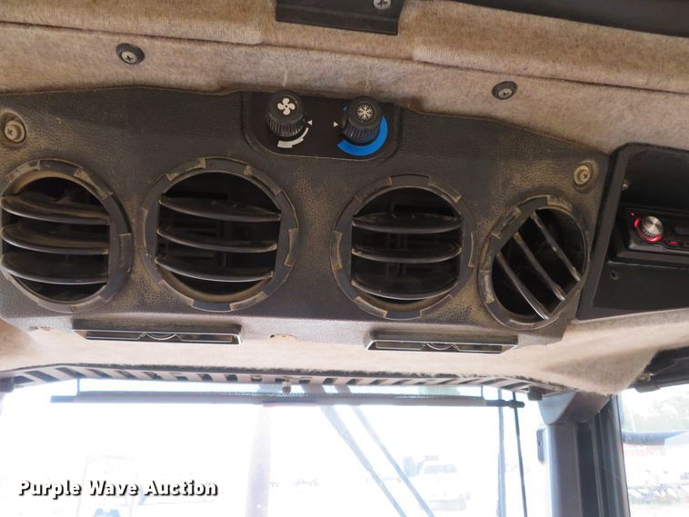 image for item DH0744 AGCO Allis 6670  tractor