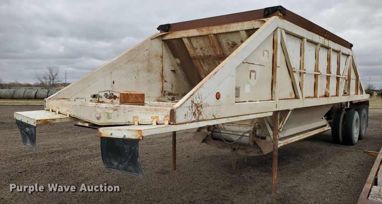 image for item DI4753 1988 Ranch  bottom dump trailer