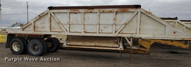 image for item DI4753 1988 Ranch  bottom dump trailer