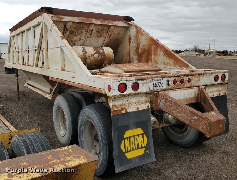 image for item DI4753 1988 Ranch  bottom dump trailer