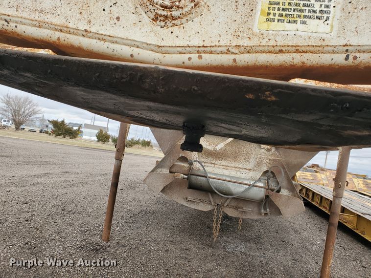 image for item DI4753 1988 Ranch  bottom dump trailer