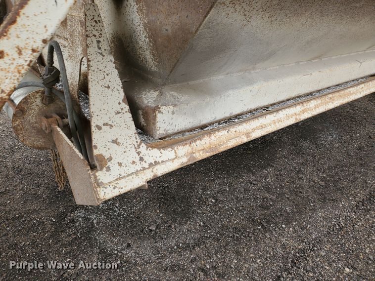 image for item DI4753 1988 Ranch  bottom dump trailer