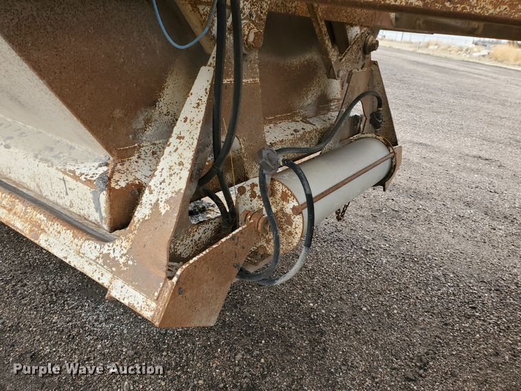 image for item DI4753 1988 Ranch  bottom dump trailer