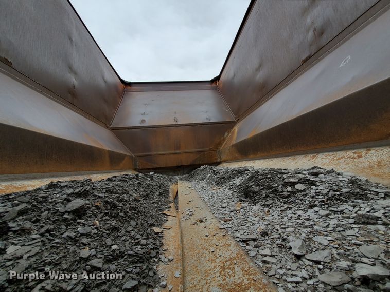 image for item DI4753 1988 Ranch  bottom dump trailer