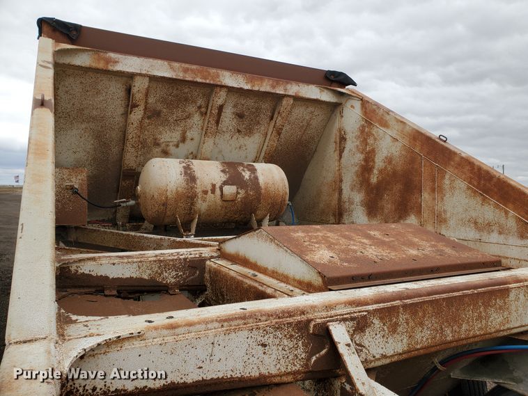 image for item DI4753 1988 Ranch  bottom dump trailer