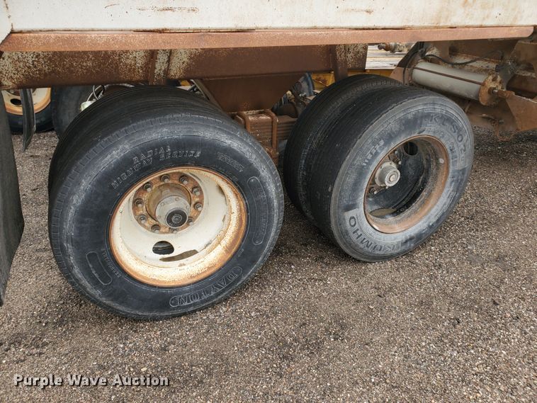 image for item DI4753 1988 Ranch  bottom dump trailer
