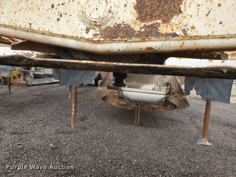 image for item DI4755 1994 Ranch  bottom dump trailer