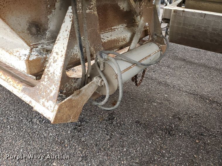 image for item DI4755 1994 Ranch  bottom dump trailer