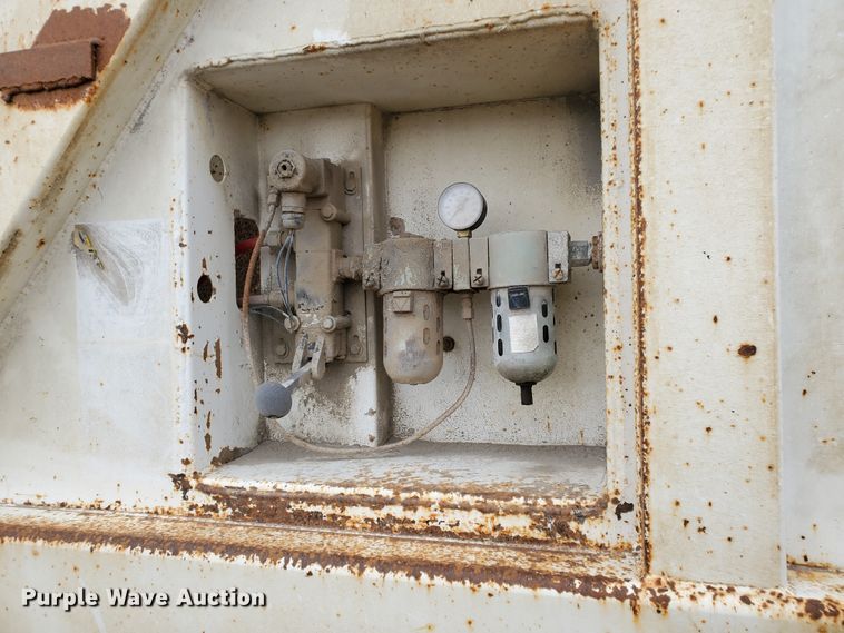 image for item DI4755 1994 Ranch  bottom dump trailer