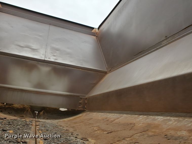 image for item DI4755 1994 Ranch  bottom dump trailer