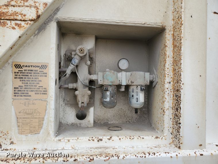 image for item DI4756 1996 Ranch  bottom dump trailer