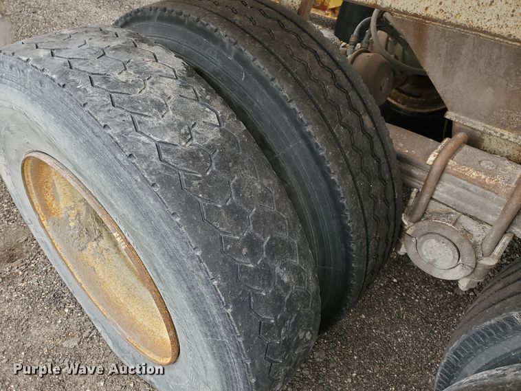 image for item DI4756 1996 Ranch  bottom dump trailer