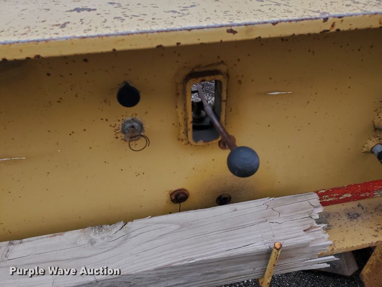 image for item DI4757 1997 Load Lugger LB35R  lowboy equipment trailer