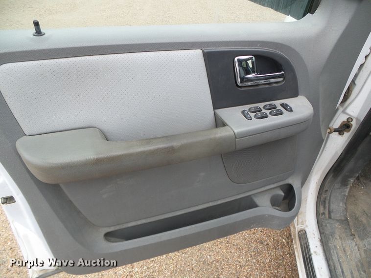 image for item DI5537 2005 Ford Expedition XLT  SUV