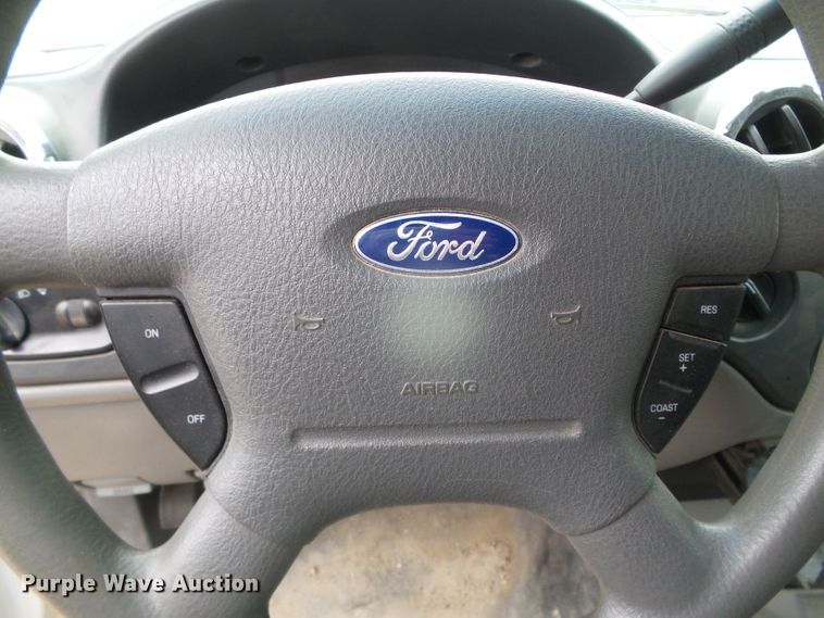 image for item DI5537 2005 Ford Expedition XLT  SUV