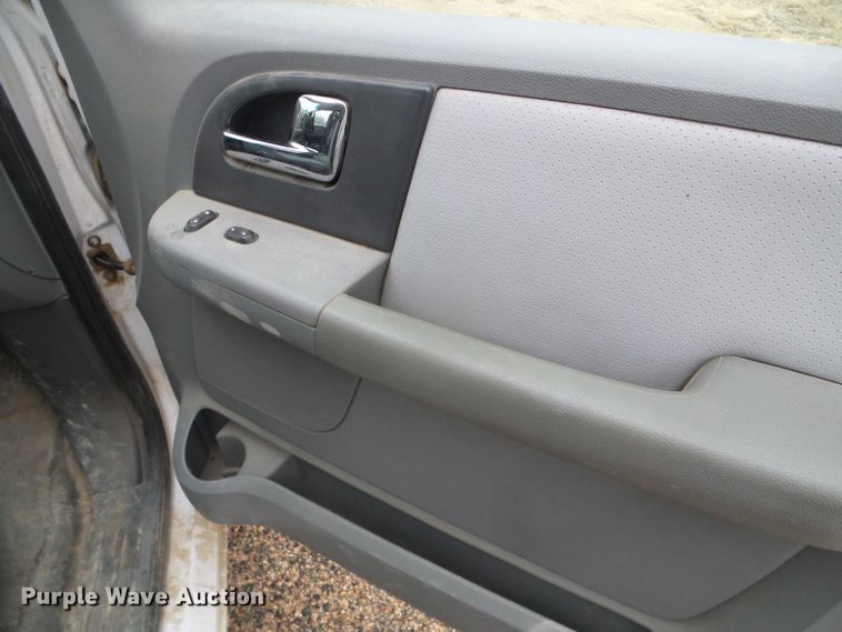 image for item DI5537 2005 Ford Expedition XLT  SUV