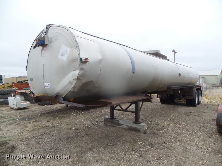 image for item DI5541 1959 Moser  tank trailer