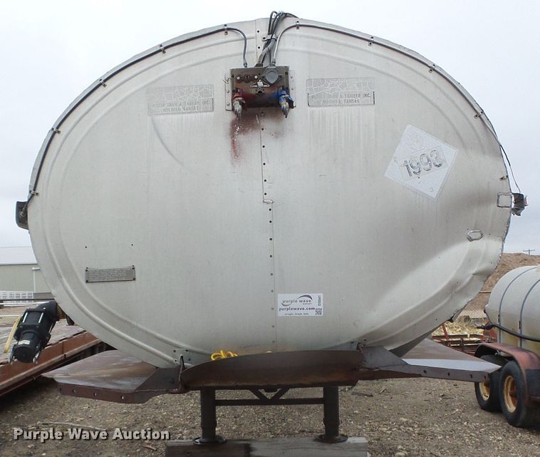 image for item DI5541 1959 Moser  tank trailer