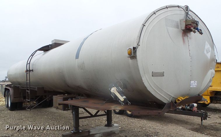 image for item DI5541 1959 Moser  tank trailer