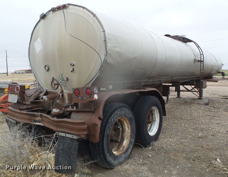 image for item DI5541 1959 Moser  tank trailer