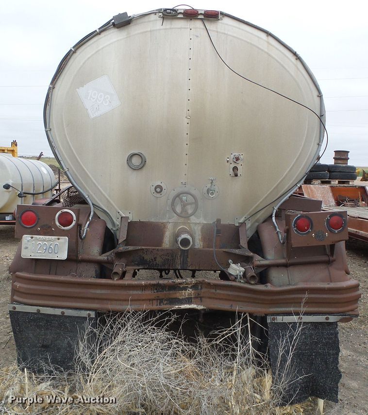 image for item DI5541 1959 Moser  tank trailer