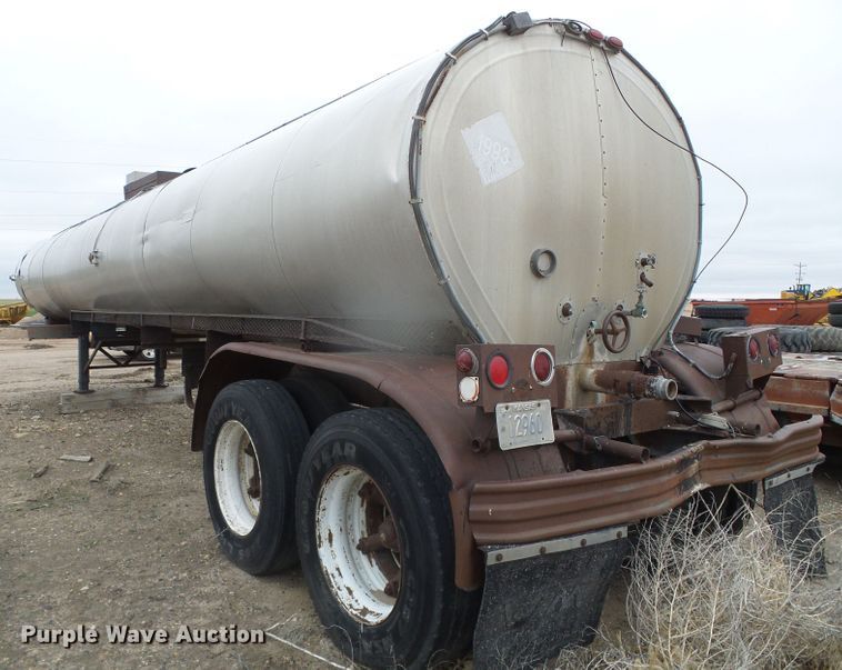 image for item DI5541 1959 Moser  tank trailer