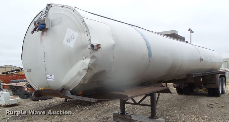 image for item DI5541 1959 Moser  tank trailer