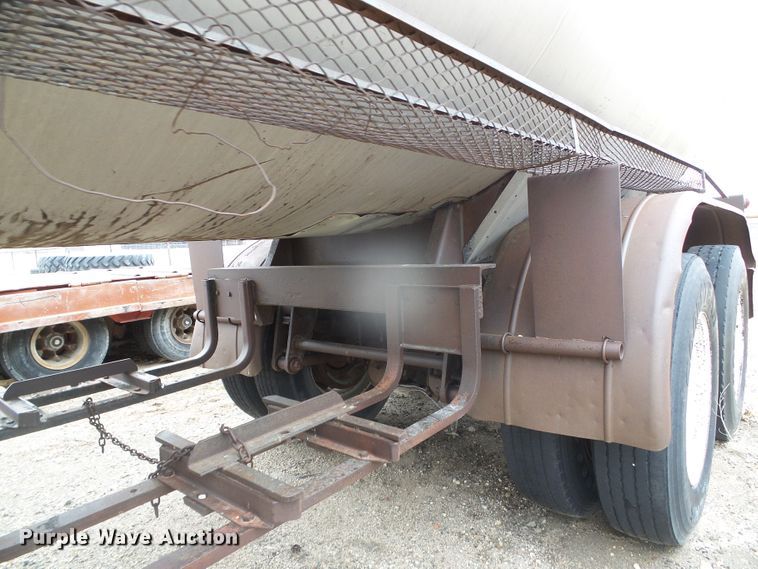 image for item DI5541 1959 Moser  tank trailer