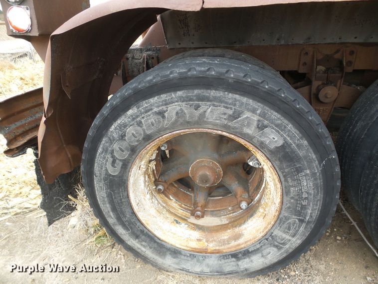 image for item DI5541 1959 Moser  tank trailer