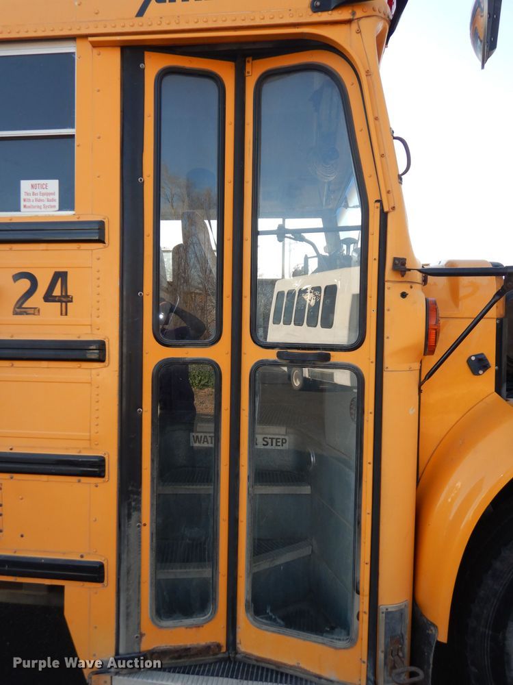 image for item DI6519 1995 International 3800  school bus