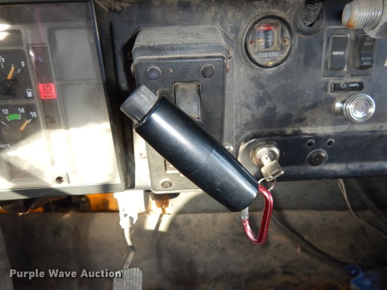 image for item DI6519 1995 International 3800  school bus