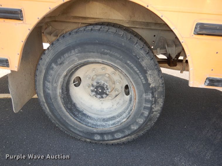 image for item DI6519 1995 International 3800  school bus