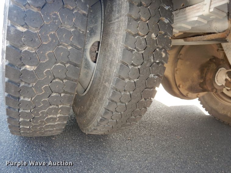 image for item DI6519 1995 International 3800  school bus