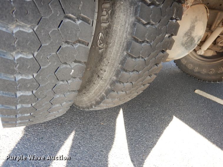 image for item DI6519 1995 International 3800  school bus