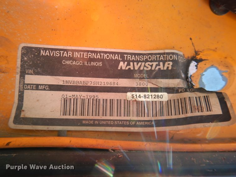 image for item DI6519 1995 International 3800  school bus