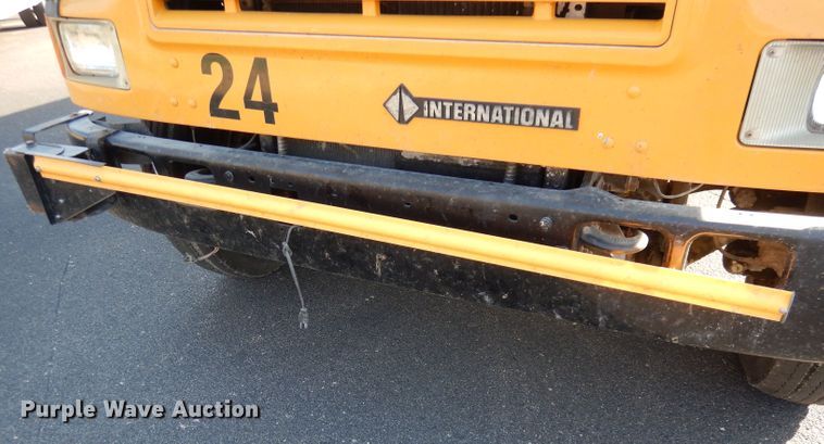 image for item DI6519 1995 International 3800  school bus