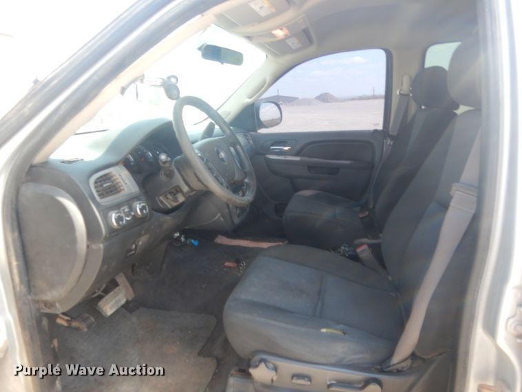 image for item DJ2225 2013 Chevrolet Tahoe Police  SUV